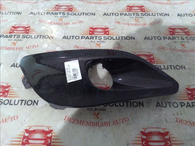 grila proiector dreapta 1.6 hdi peugeot 308 an fabr. 2015