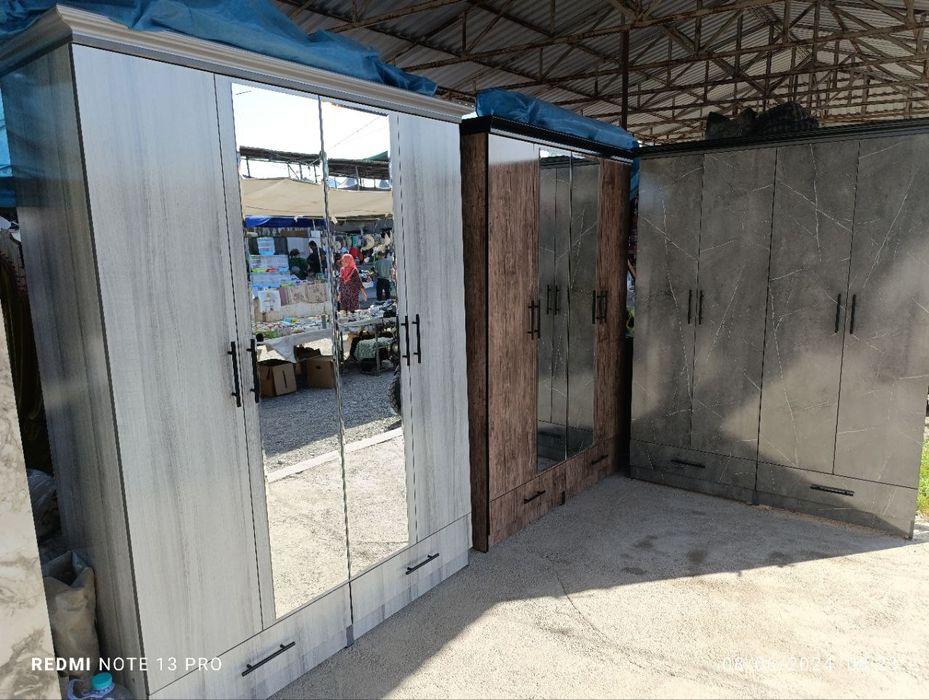 Мебель шкафы и шифоньеры сотилади