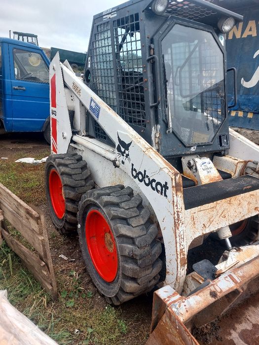 Vînd bobcat în stare foarte bună ...fără defect