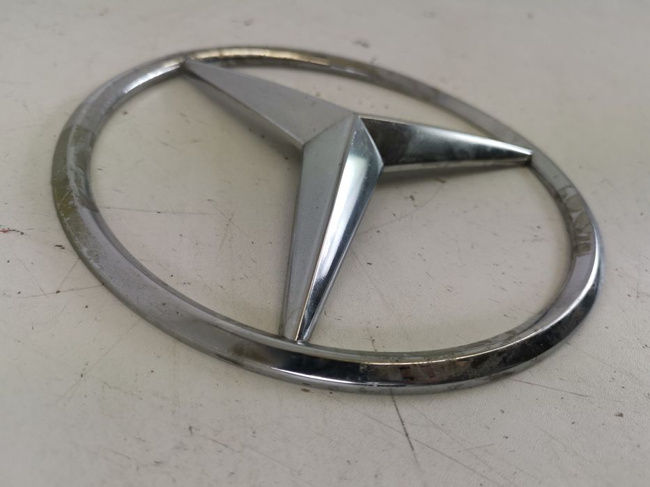 Емблема за централна решетка Мерцедес-Бенц / Mercedes-Benz GLE-Class W