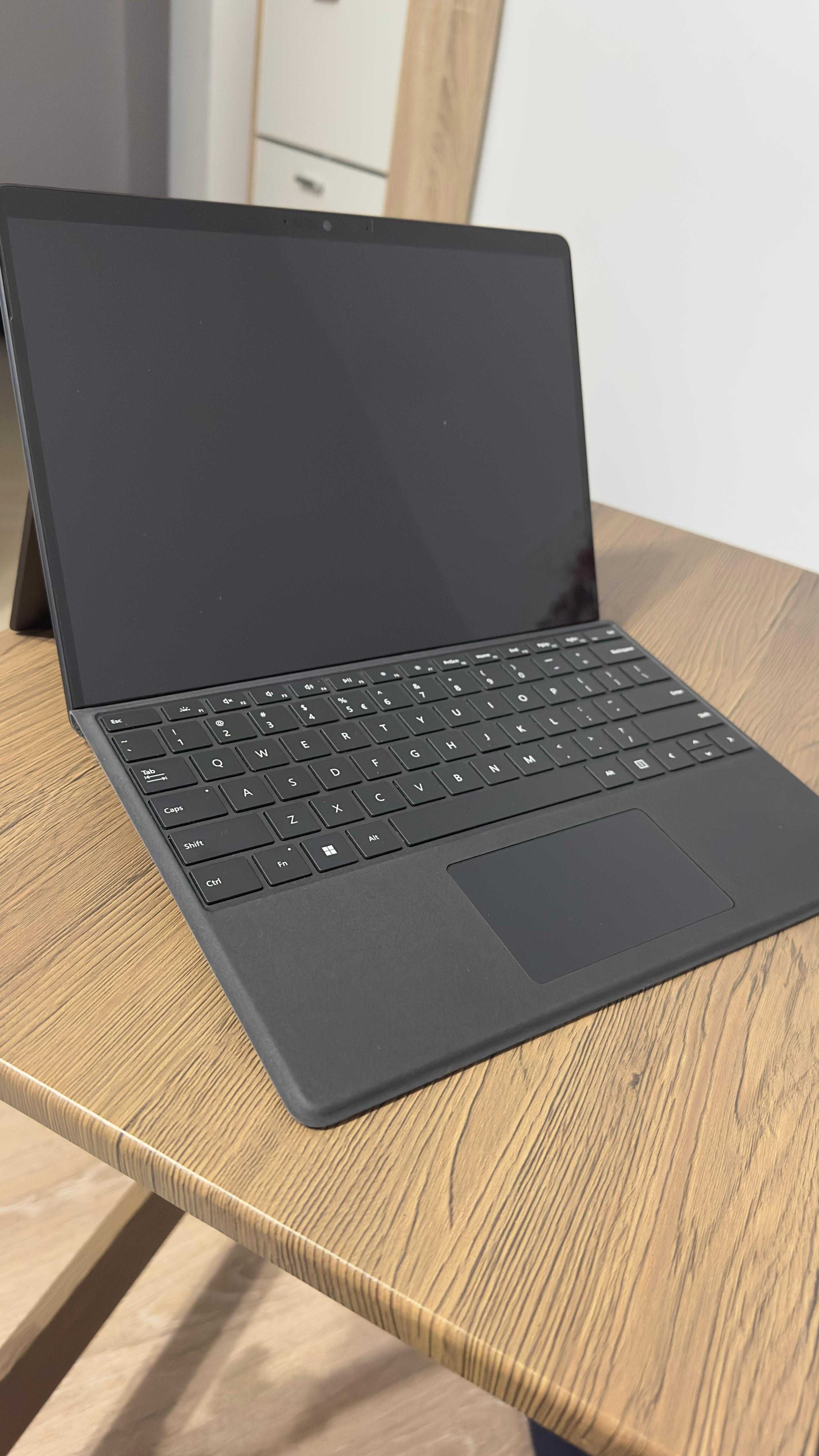 Microsoft Surface Pro 9 , 2 in 1 COMPLETA