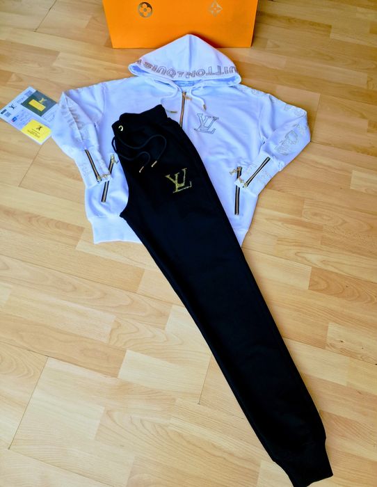 Trening dama super model, logo auriu/strass,diverse mărimi