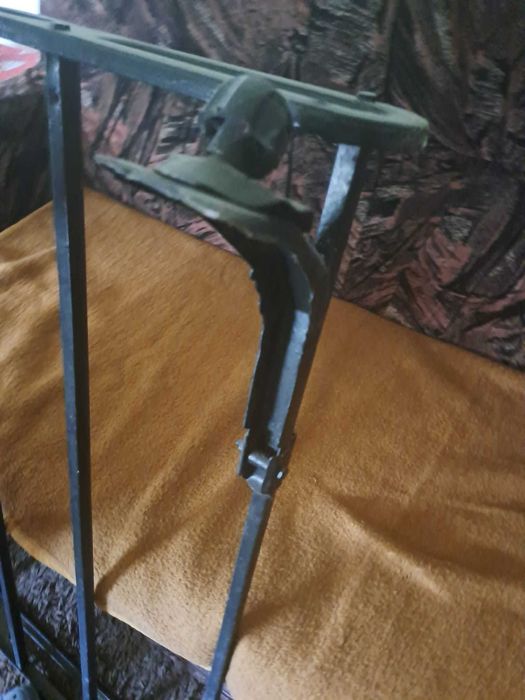 Portbagaj auto de plafon, pe barele transversale longitudinale