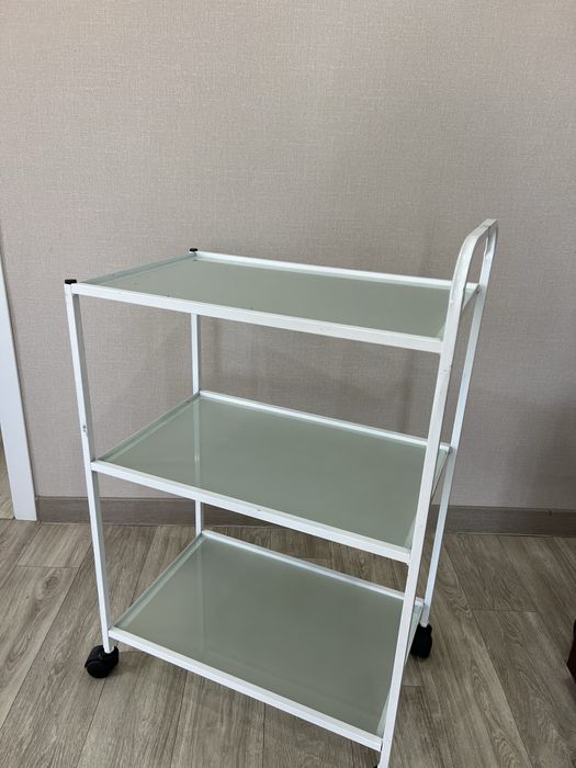 Продам медицинский стол, помощник.Новая.