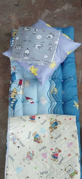 Bolalar uchun matras kamplektlar.