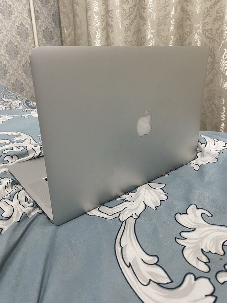 MacBook Pro СРОЧНО!!