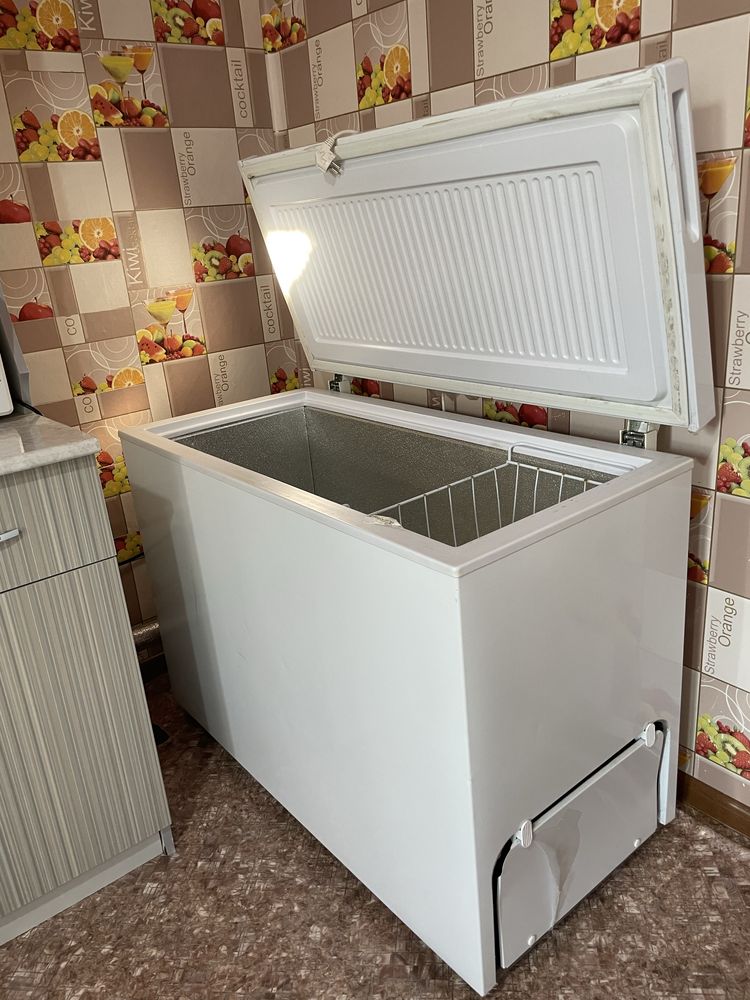Продам б/у *Морозильную камеру*.