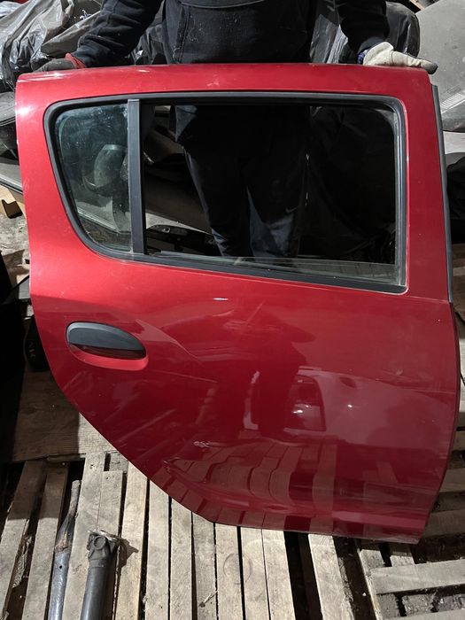 Portiere dacia sandero stanga/dreapta