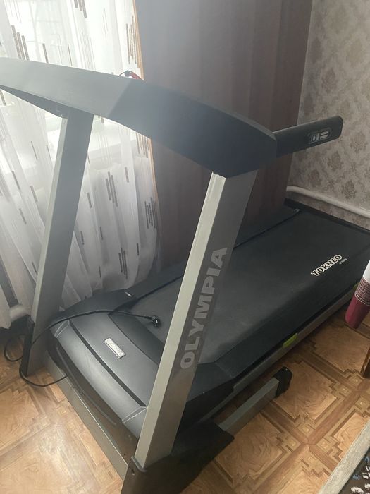 Продам профессиональную беговую дорожку
