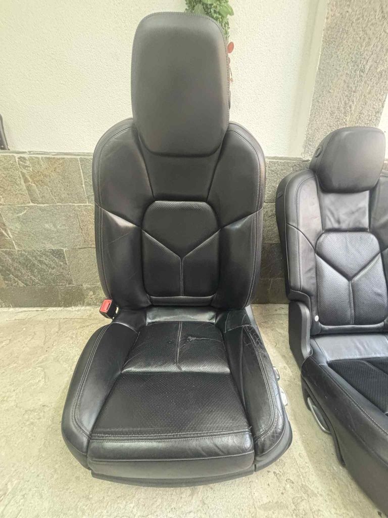 Porsche cayenne кожен салон
