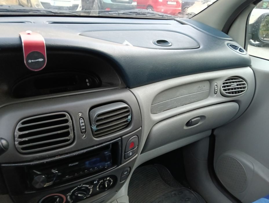 Vând Renault scenic