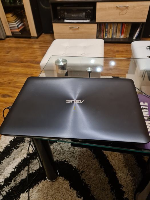 Asus F555L. i7/2GB Video