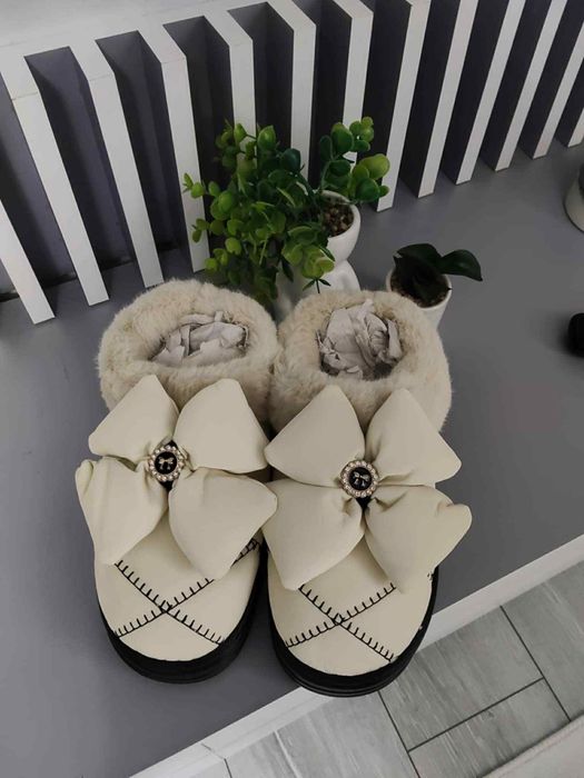 Papuci de casa imblaniti