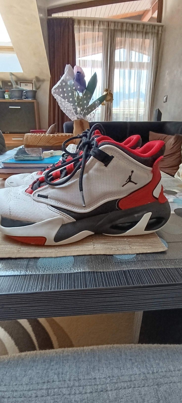 Jordan max aura 4