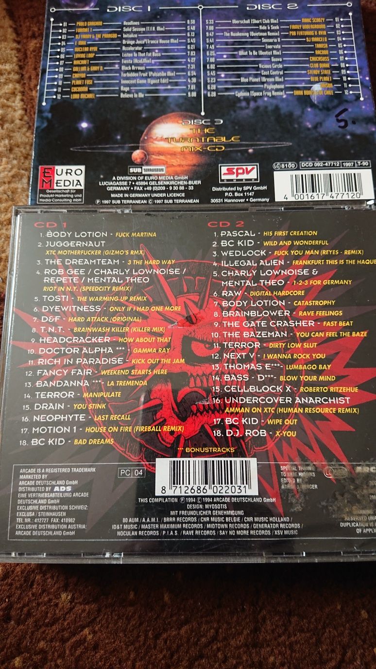 Cd-uri cu muzica rave