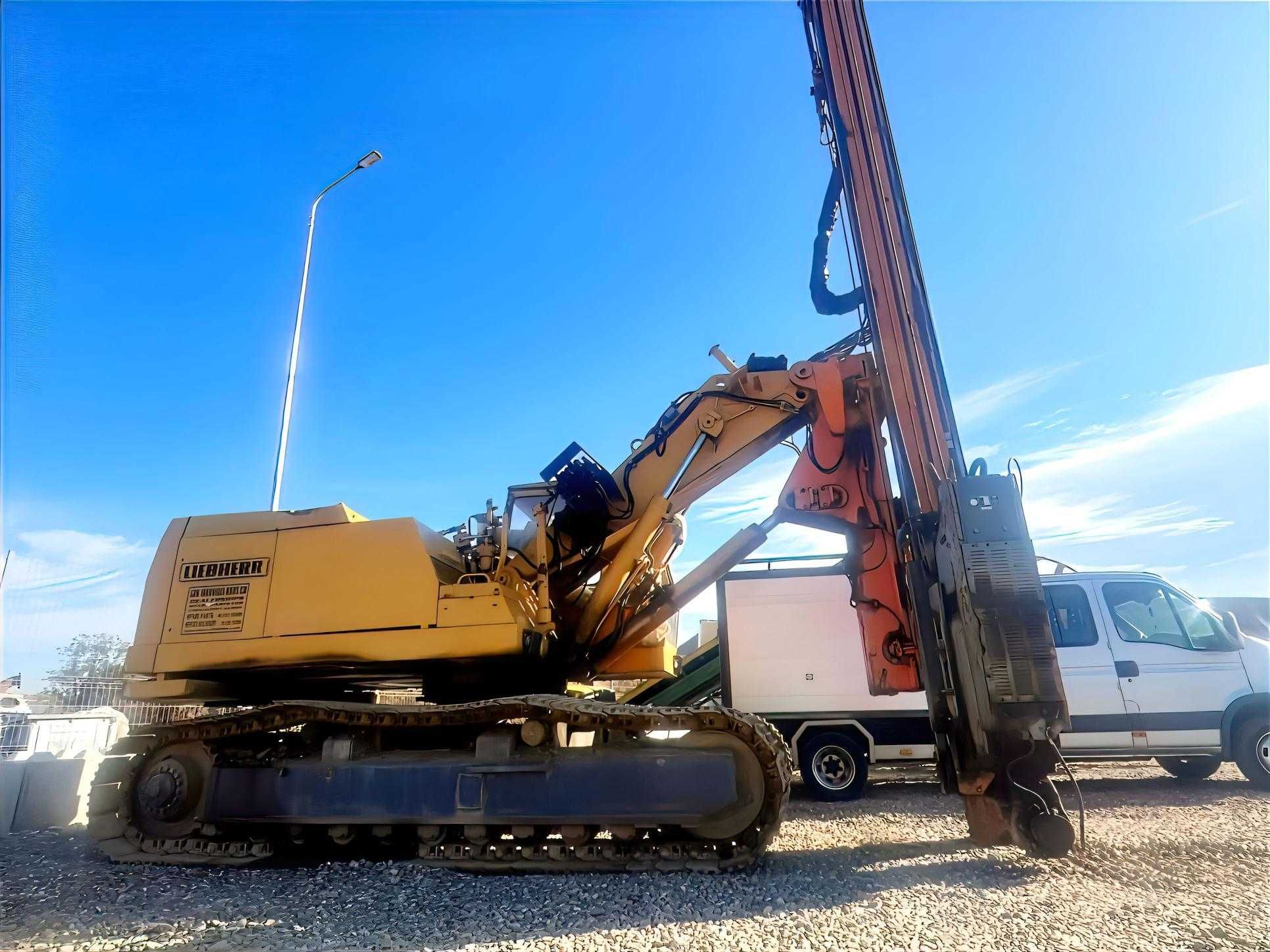 Excavator Liebherr 941 cu batator de stalpi ABI - Greutate 38 T