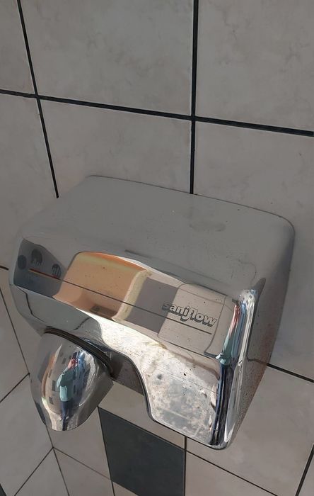 Uscător mâini  Saniflow Profesional Automatic Mediclinics