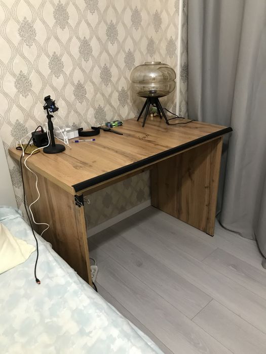 Стол рабочий для учебы и работы (длина 110 см, ширина 65 см, высота 79