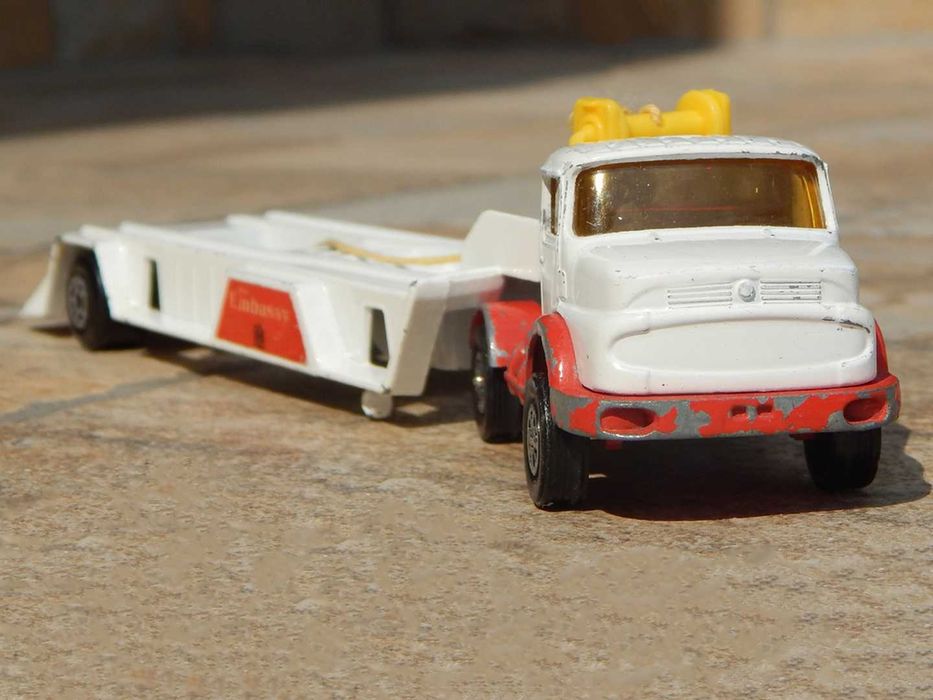 Macheta Mercedes LS 337 + semitrailer cap tractor camion Corgi Juniors