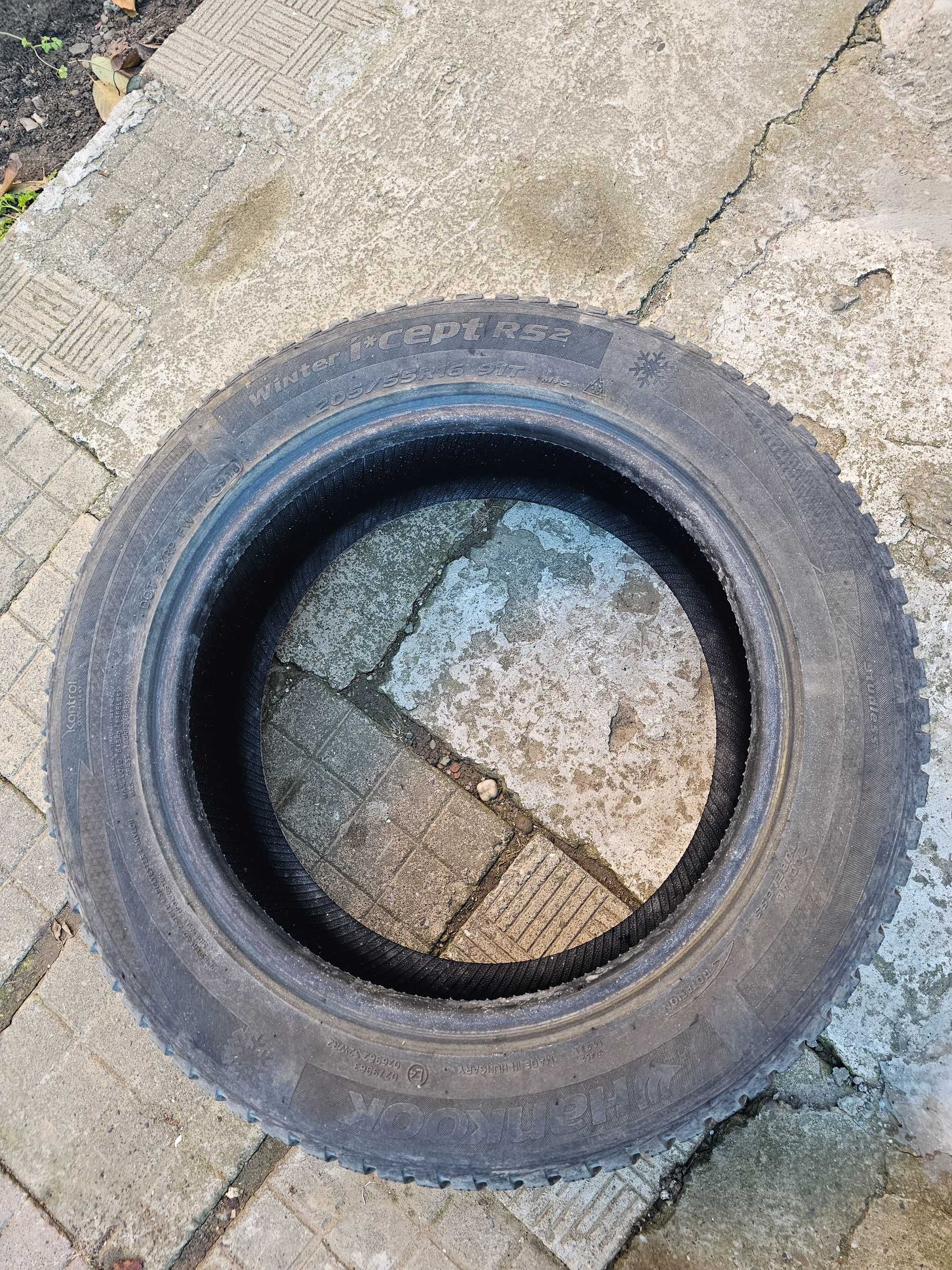Vând set de  4 pneuri Hankook 205/55/R16 91T M+S !