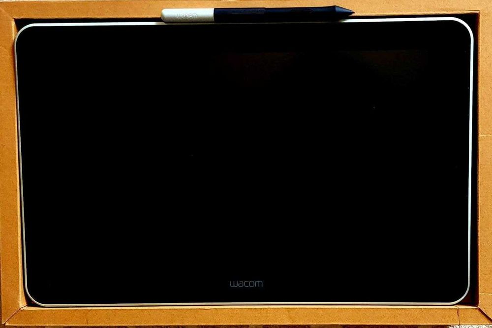 Планшет, Wacom One HD Creative Pen Display, ПОЧТИ НЕ ИСПОЛЬЗОВАННЫЙ