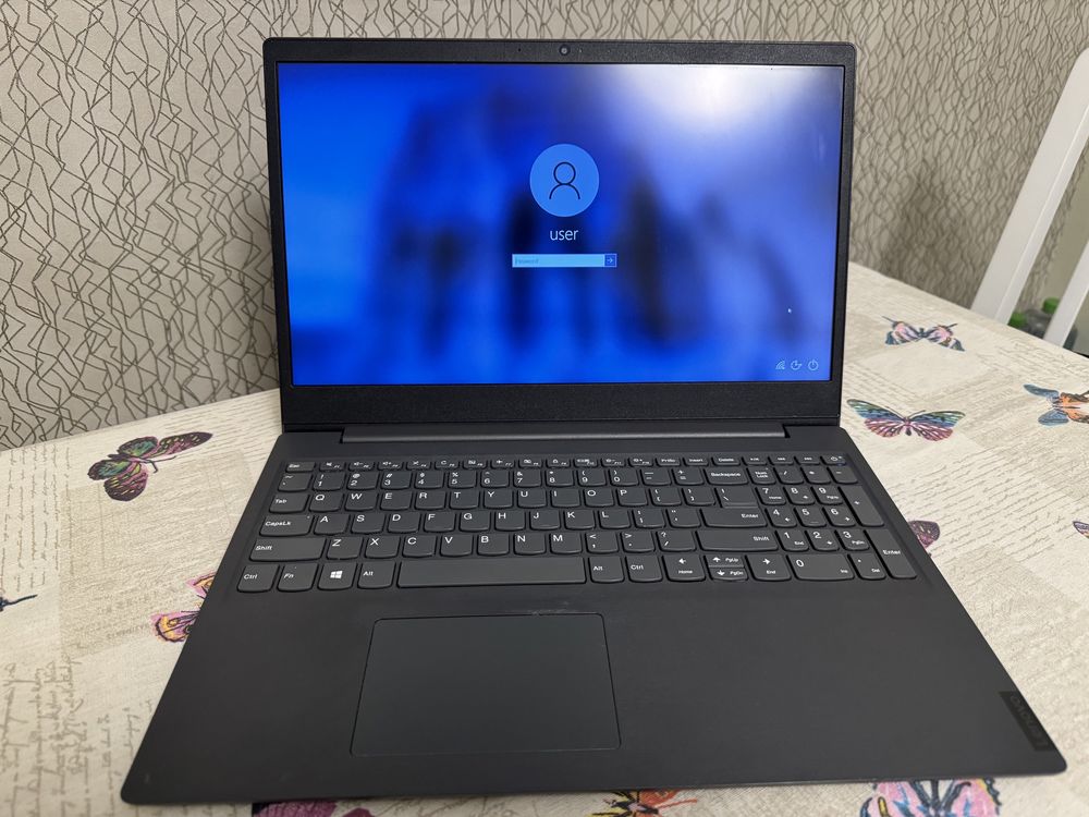 Laptop lenovo V15 i7 gen 10