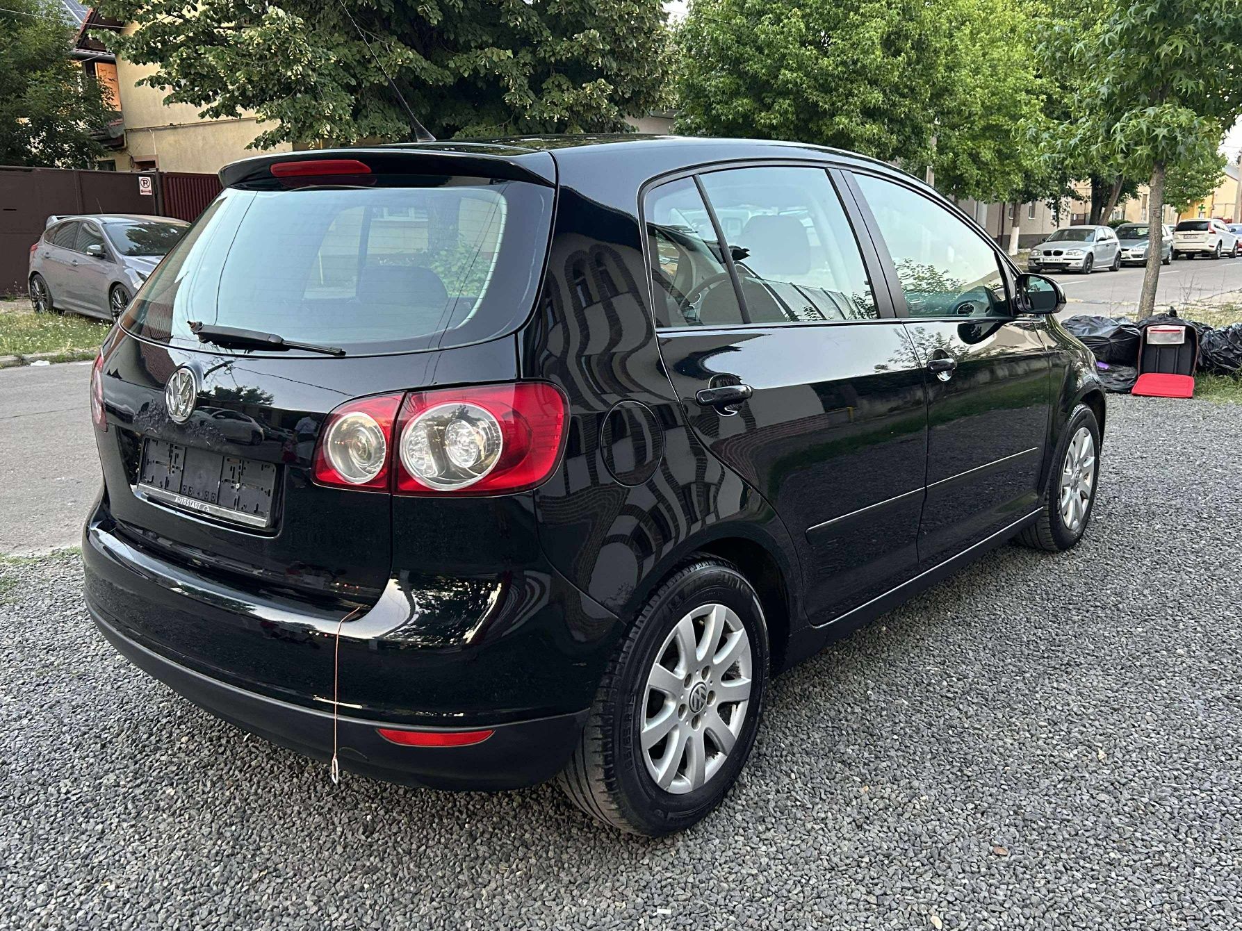 Golf 5 Plus 1.4 i 2006  masina prezint rugina 1450€