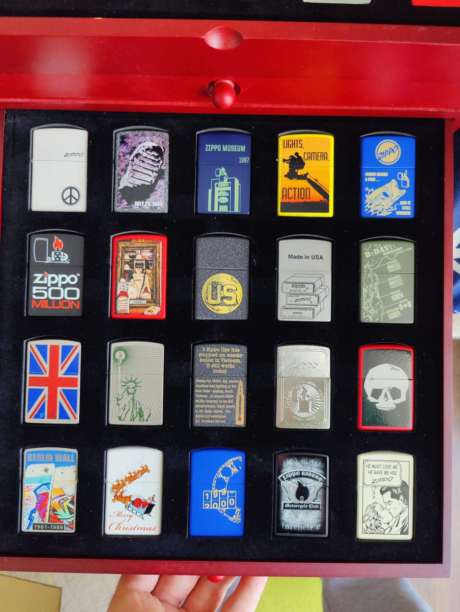 Vand colectie Zippo completa