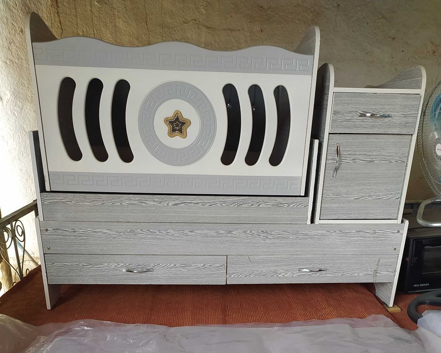 Болалар кроватчаси сотилади