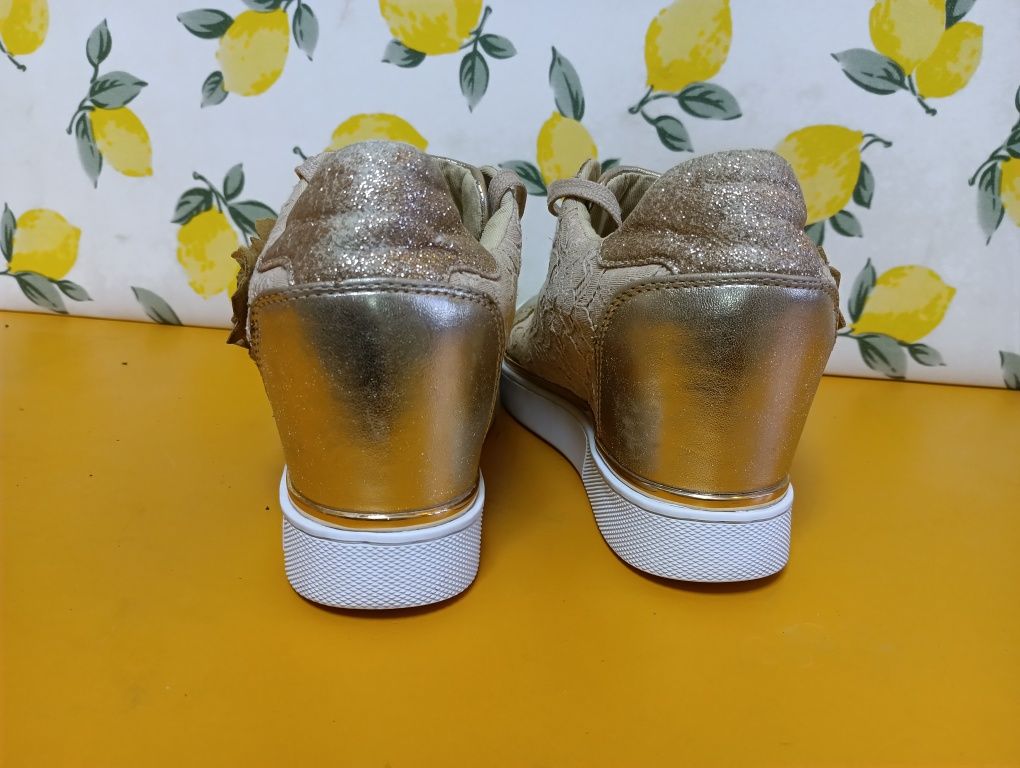 Guess кожени N 37 - 45 лв