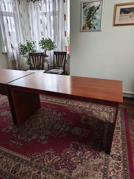 Продам Офисные столы в хорошем состоянии.