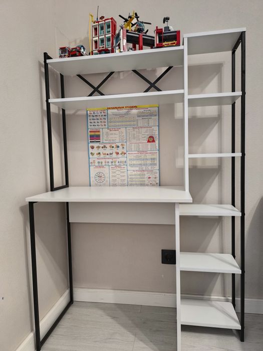 Продам стол письменный