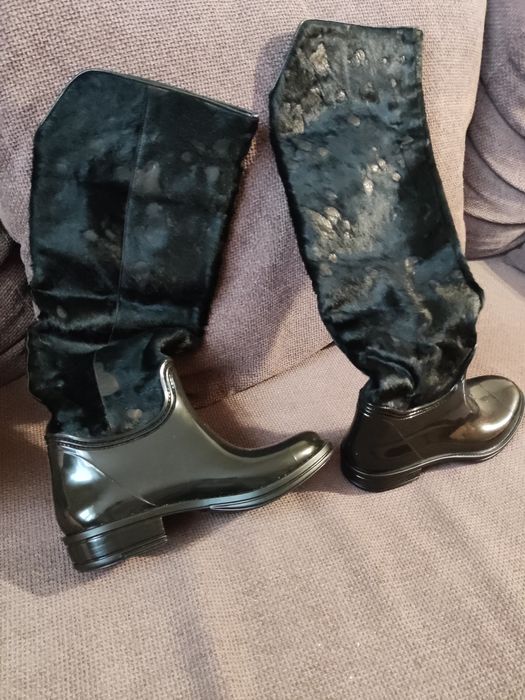 Гумени ботуши естествена кожа.