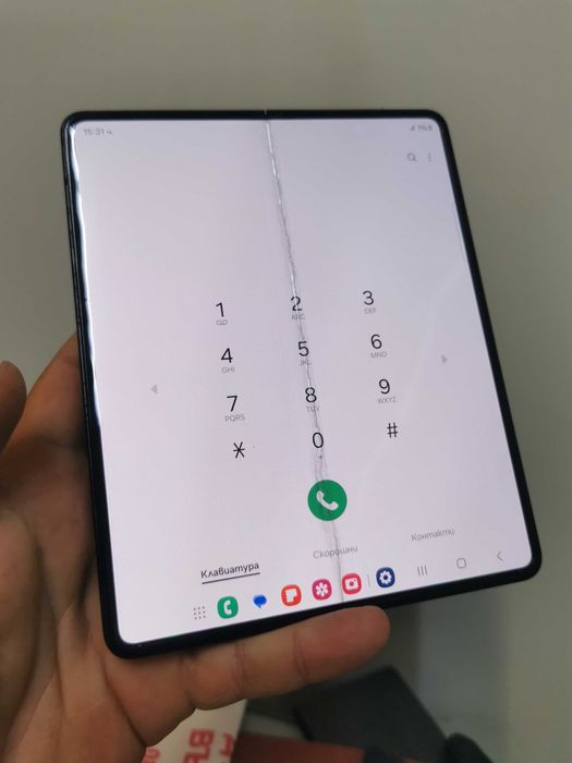 Samsung Galaxy Z Fold 3 Цял или на части