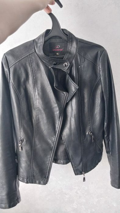 Продам куртку кожзам