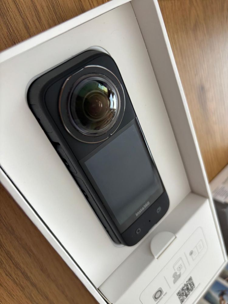 Insta 360 X3 с аксесоари за вода