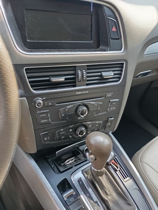 Vînd Q5 an 2010, Motor 2.0  TDI Quattro , Automata 7+1, i