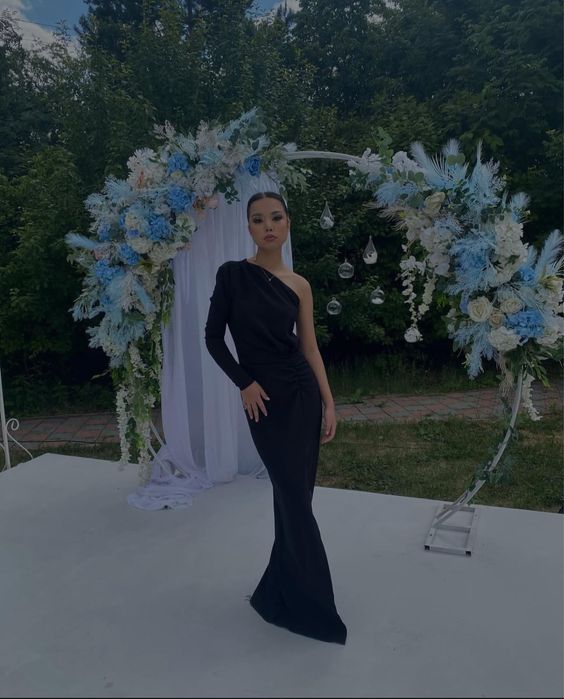 Вечернее длинное элегантное платье в пол , размер XS