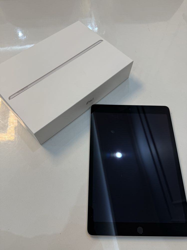 Продам почти новый Ipad apple