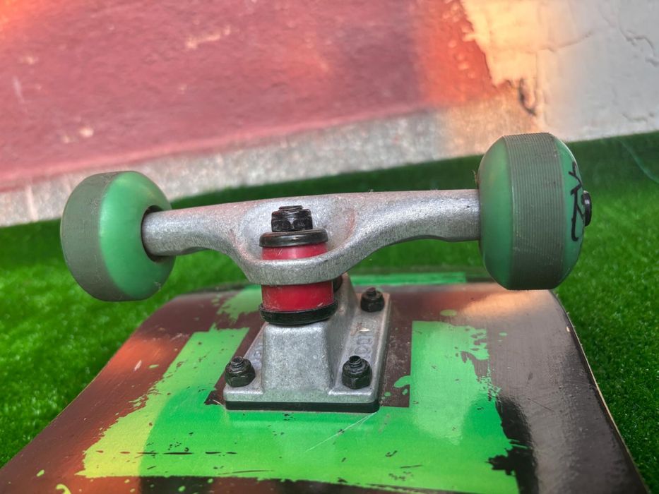 Trotineta si skateboard