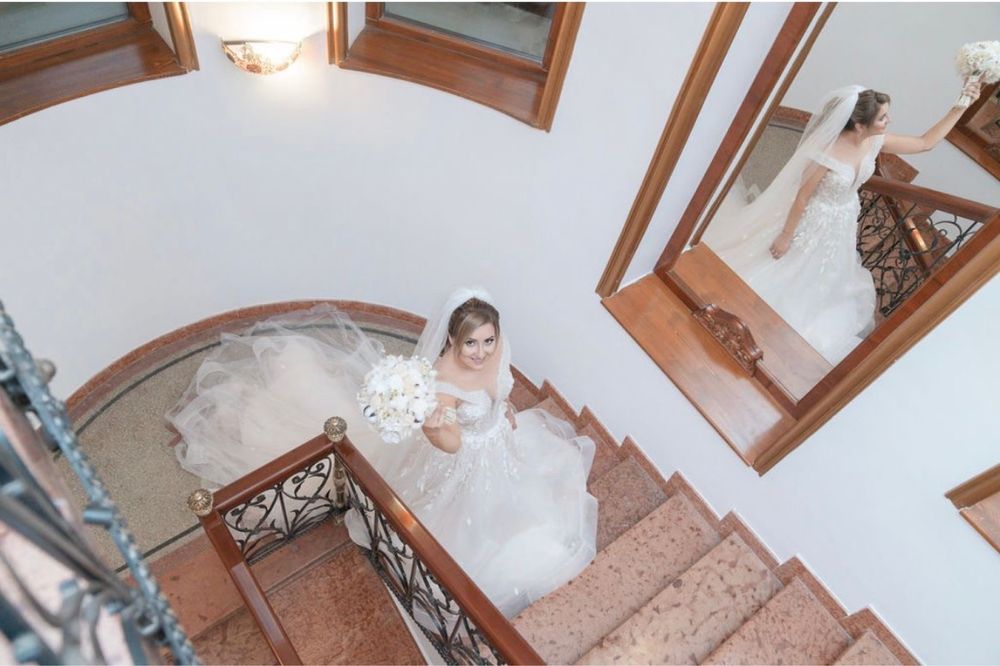 Vand rochie de mireasa model deosebit, S-M