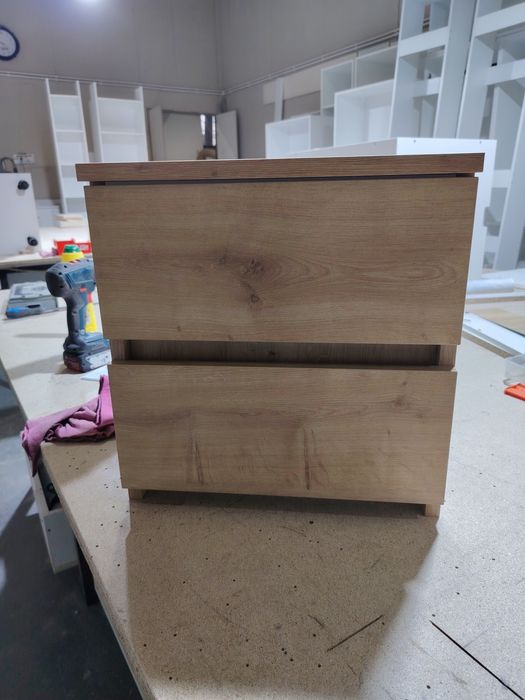 Noptiere diferite modele