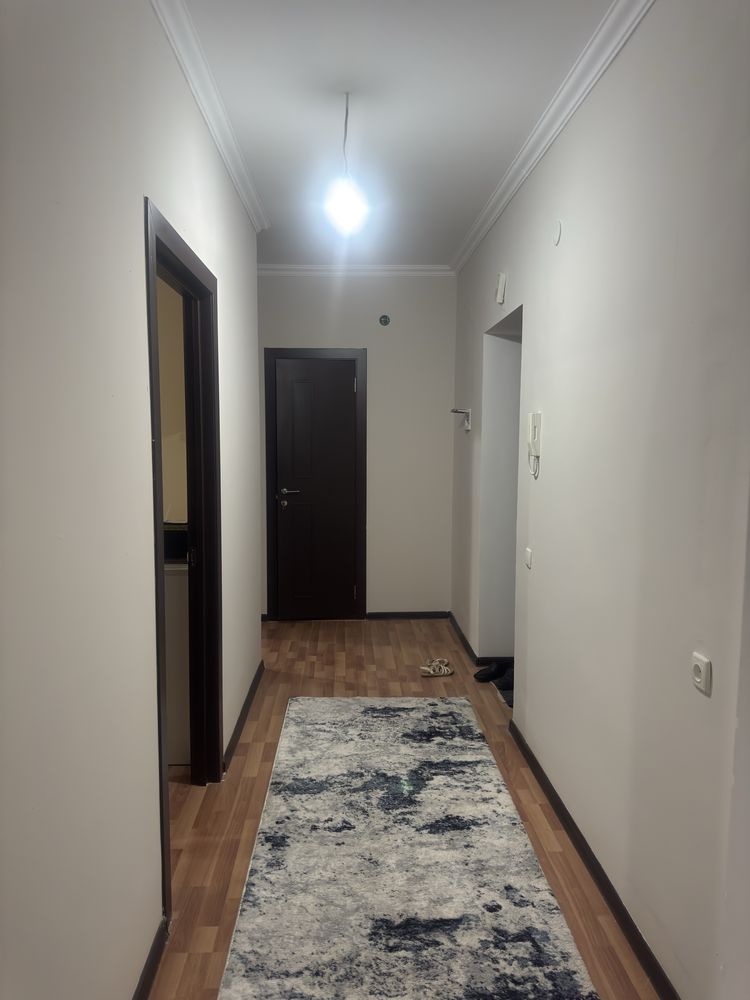 Срочно продается  2 комнатная квартира в массиве Корасув на 1 этаже.
