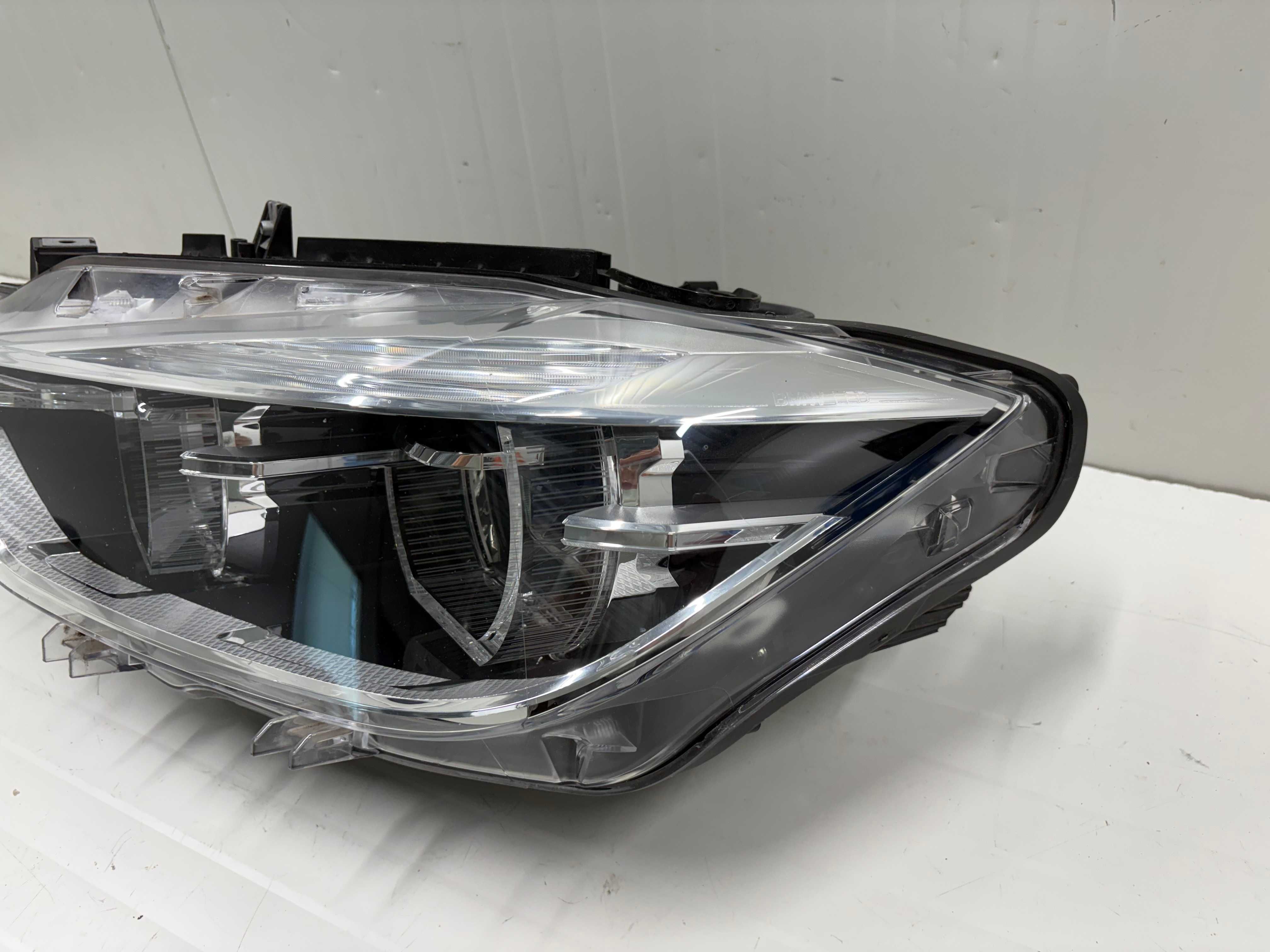 Ляв Лед фар за БМВ Ф30 Ф32 фейслифт BMW F30 LCI F31 LCI