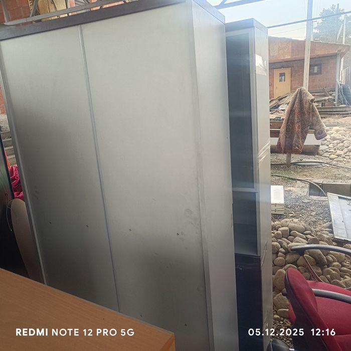 Шкафы разные подойдут для одежды либо