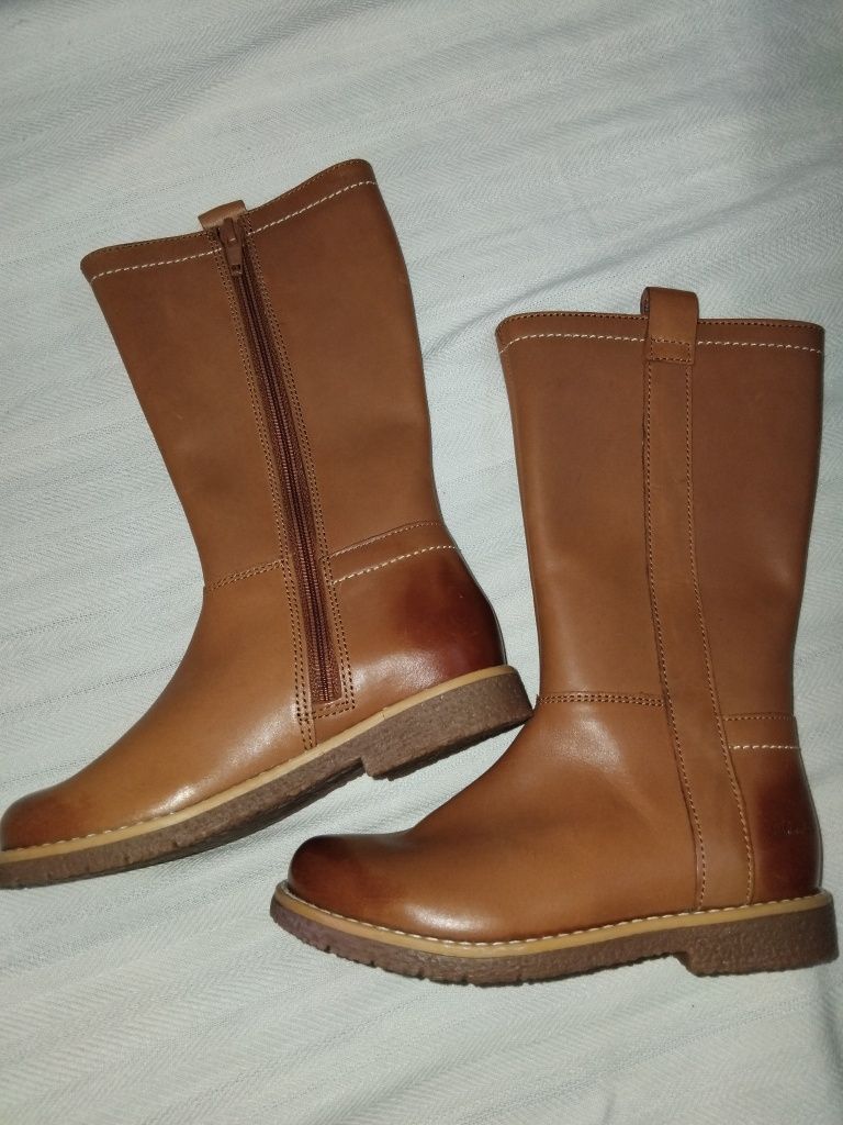 Нови детски ботуши от естествена кожа Clarks