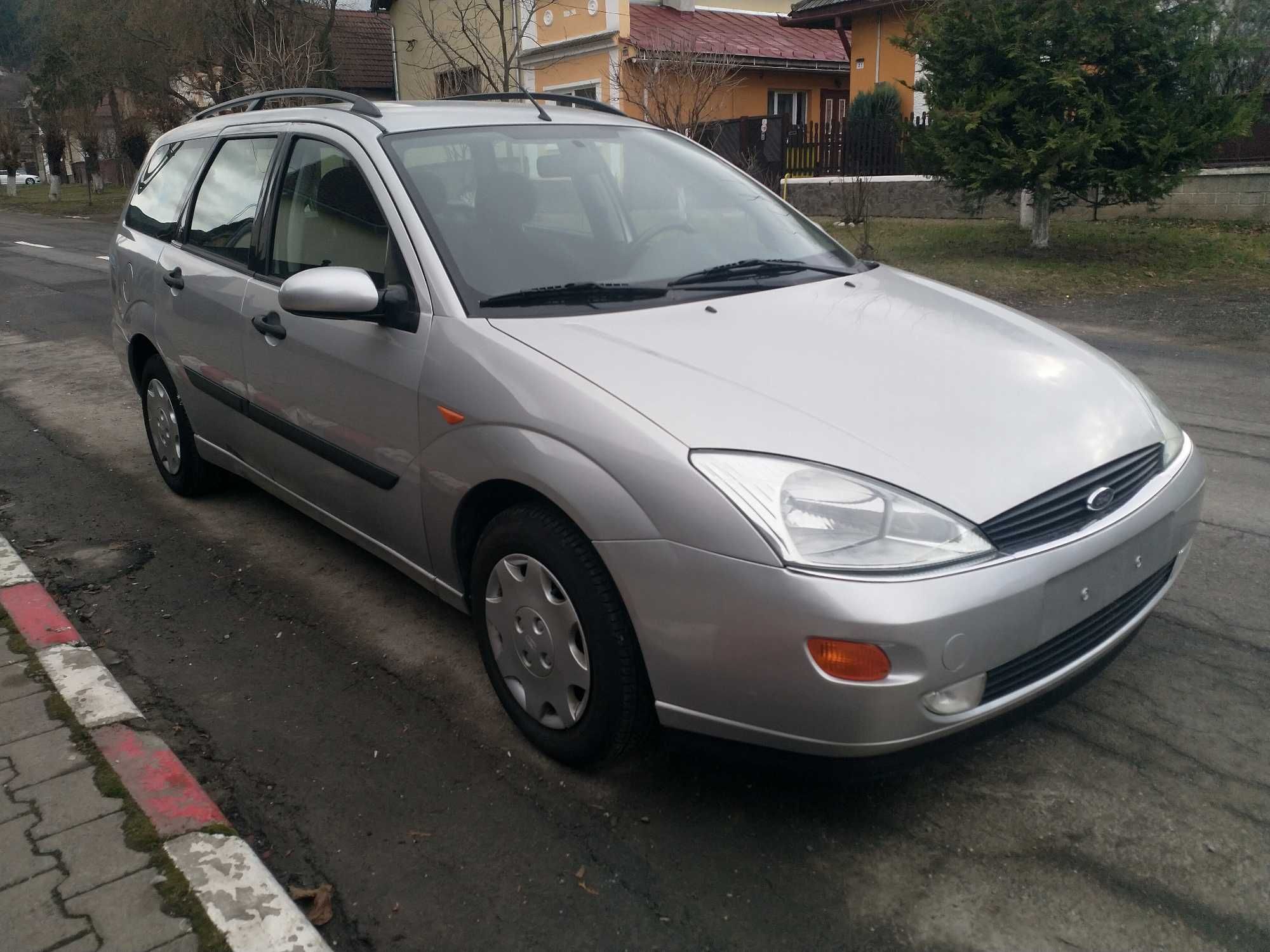 Ford Focus 1.8 benzina  turnier GHIA import Germania