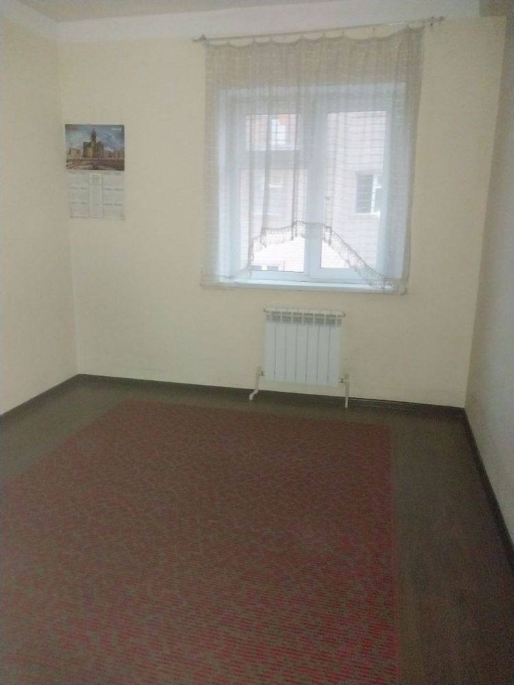 Srochno.  Uy sotiladi 2 xonali