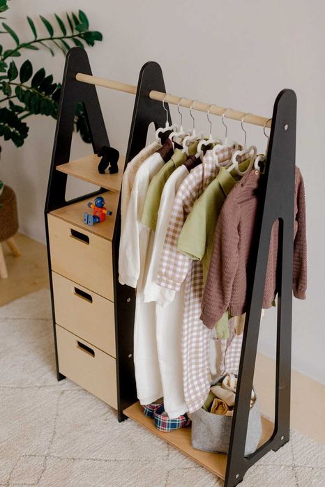 Детски шкаф-закачалка за дрехи – организация и стил