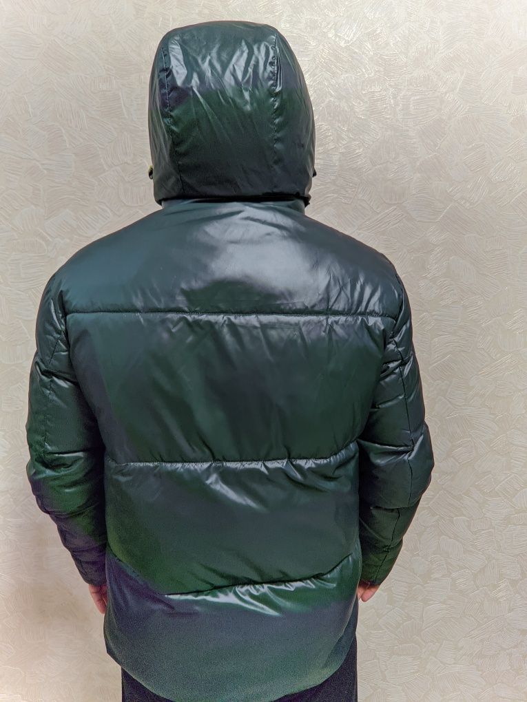 Продам новую зимнюю куртку